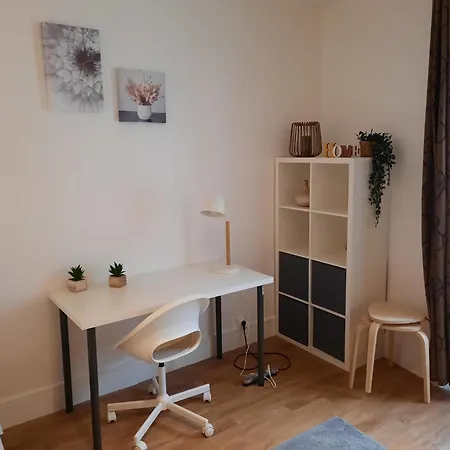 La Cité - 2 Personnes, Proche De La Gare Appartement